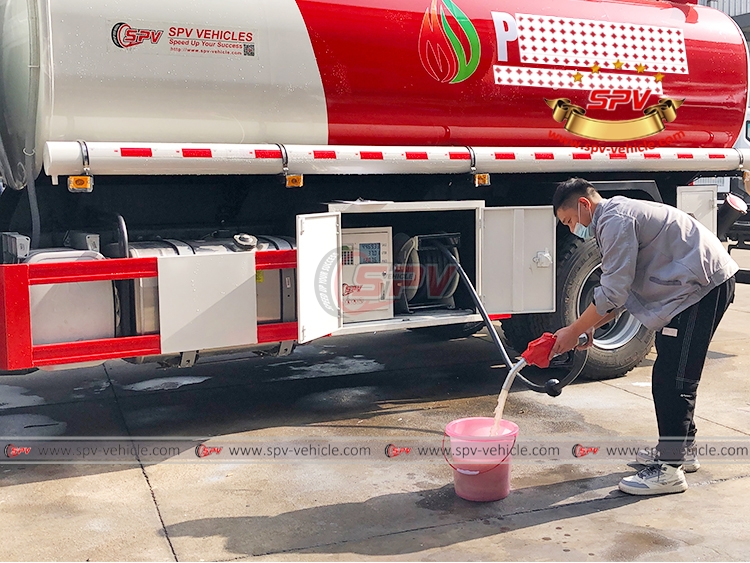 12,000 litres Fuel Bowser Sinotruk HOWO - Testing 12,000 litres Fuel Bowser Sinotruk HOWO - Testing